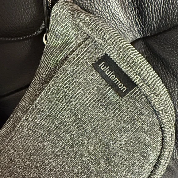 Lululemon City Essentials Mini Sparkle Silver Shoulder Bag - Picture 9 of 16